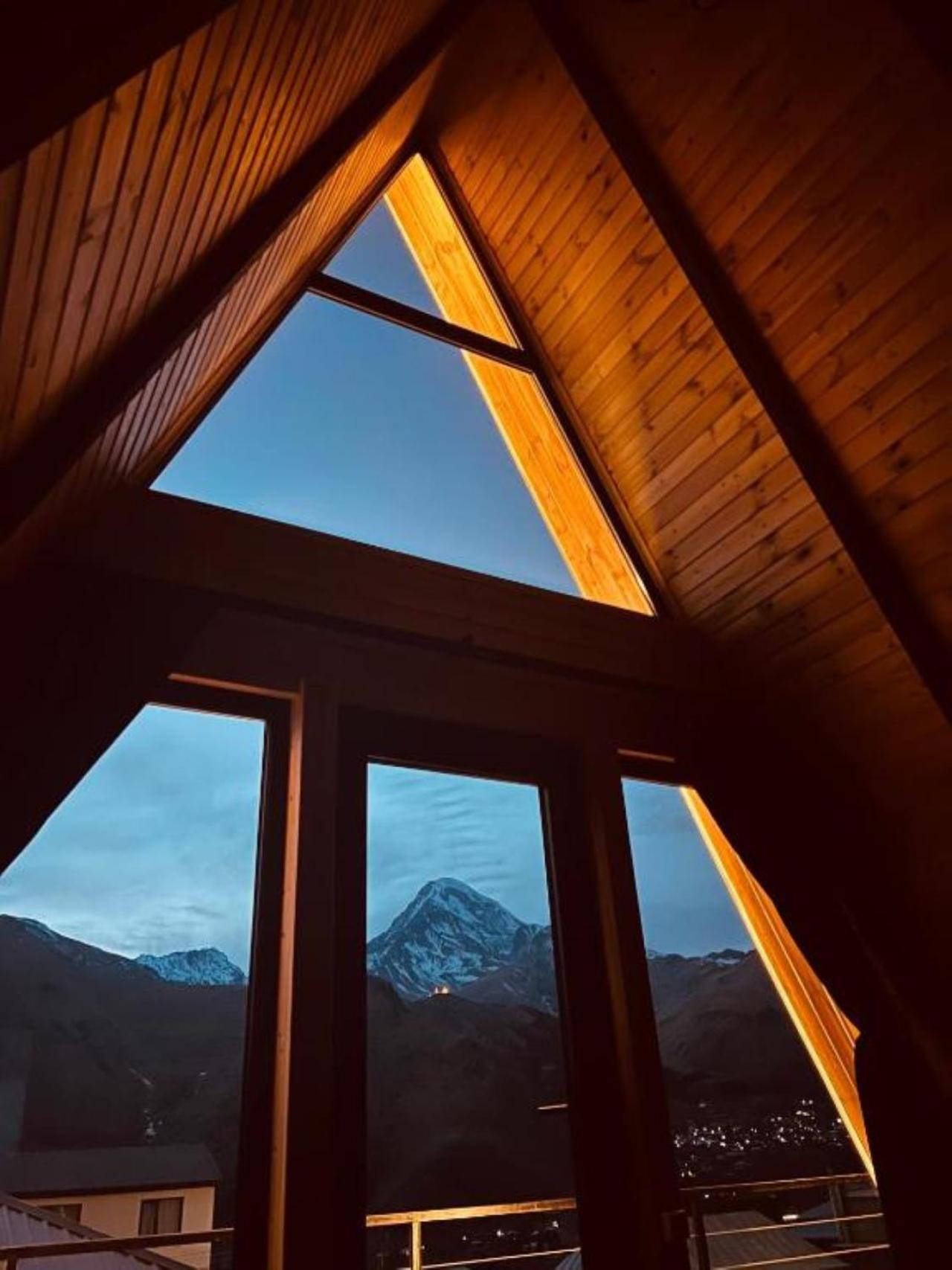 Pyramid Kazbegi Hotel Exterior photo