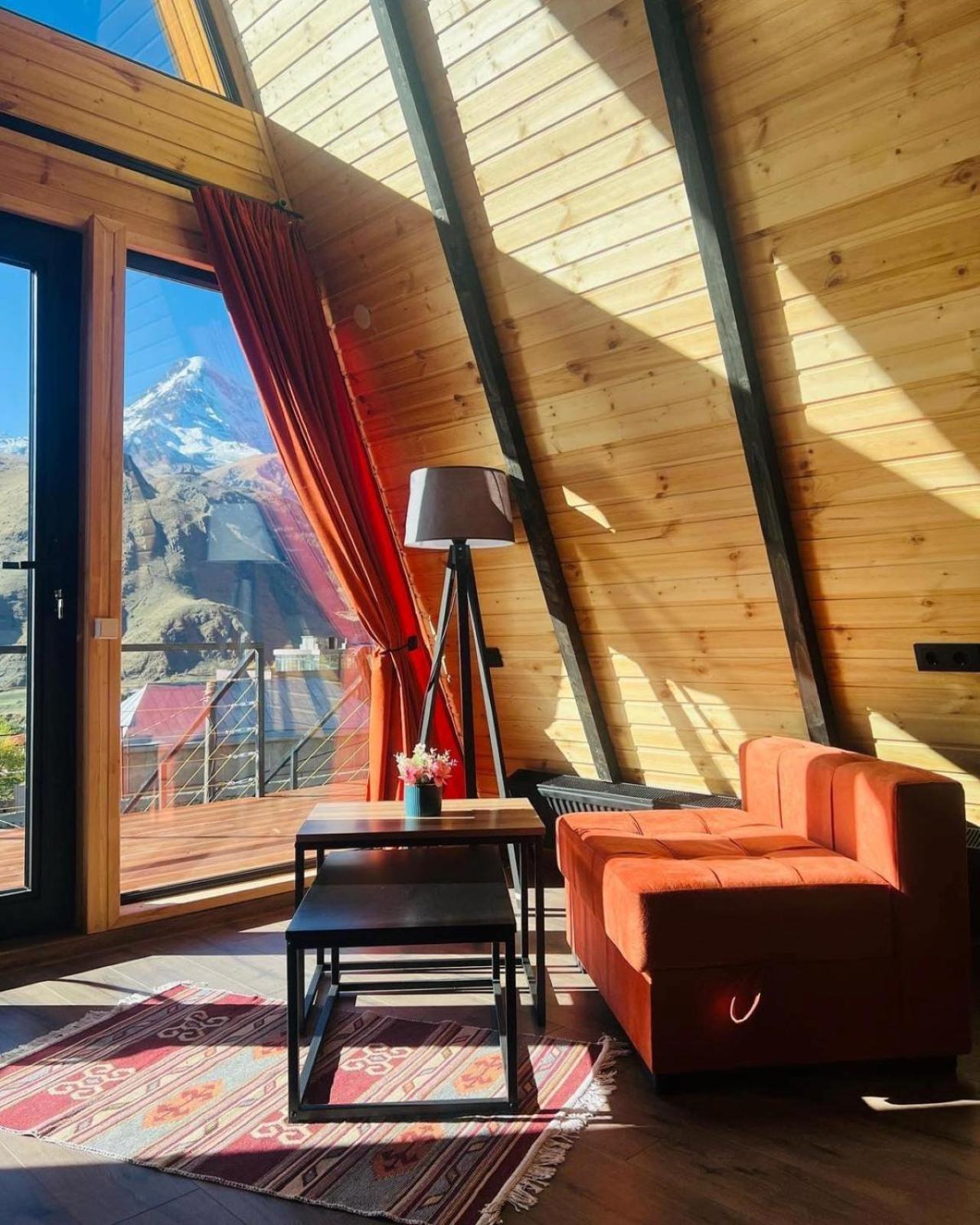 Pyramid Kazbegi Hotel Exterior photo