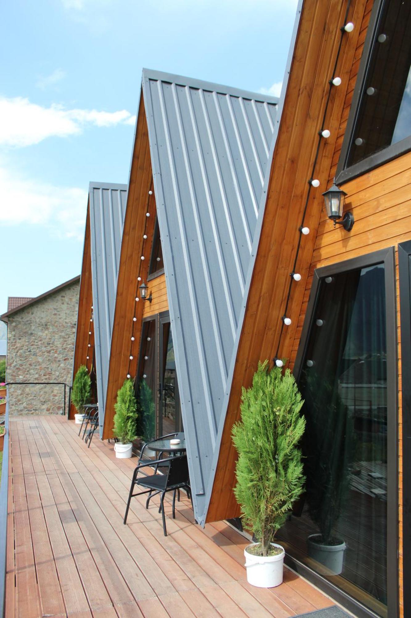 Pyramid Kazbegi Hotel Exterior photo